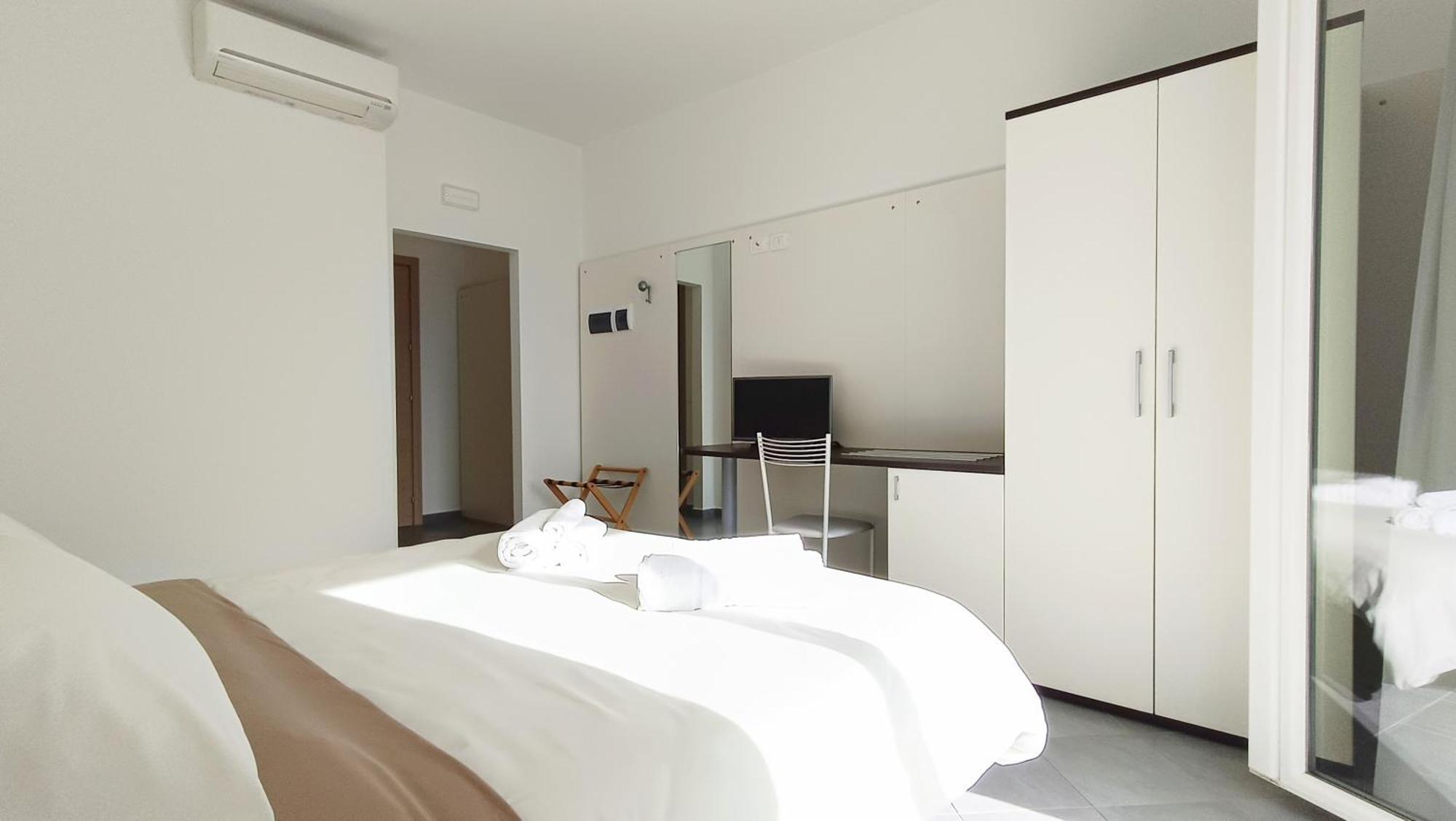 Lido Rooms & Apartments 리도 디 페르모 외부 사진